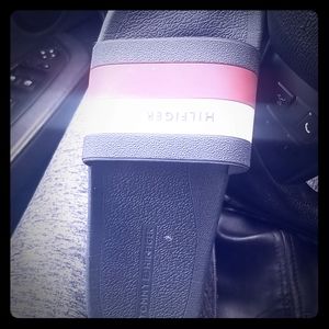Hilfiger slides